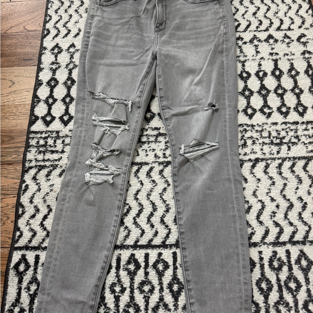 American Eagle Outfitters Gray Distressed Skinny Jeans